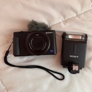 Sony ZV1 Black Digital Camera Mirrorless External Flash Sony HVL-F20M